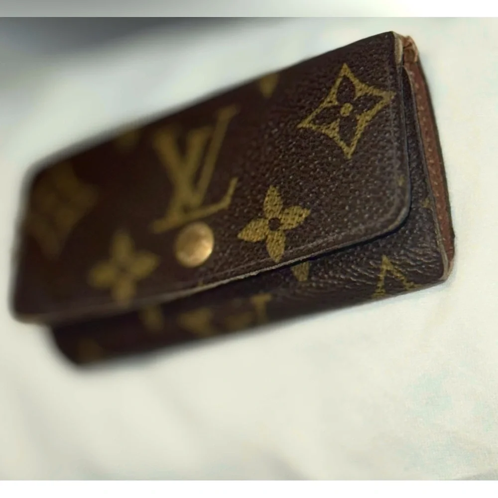 LOUIS VUITTON MONOGRAM KEY HOLDER / WALLET - Picture 1 of 16